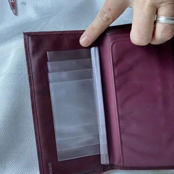 Buxton Burgundy Leather Card Holder and checkbook wallet - Picture 6 of 8